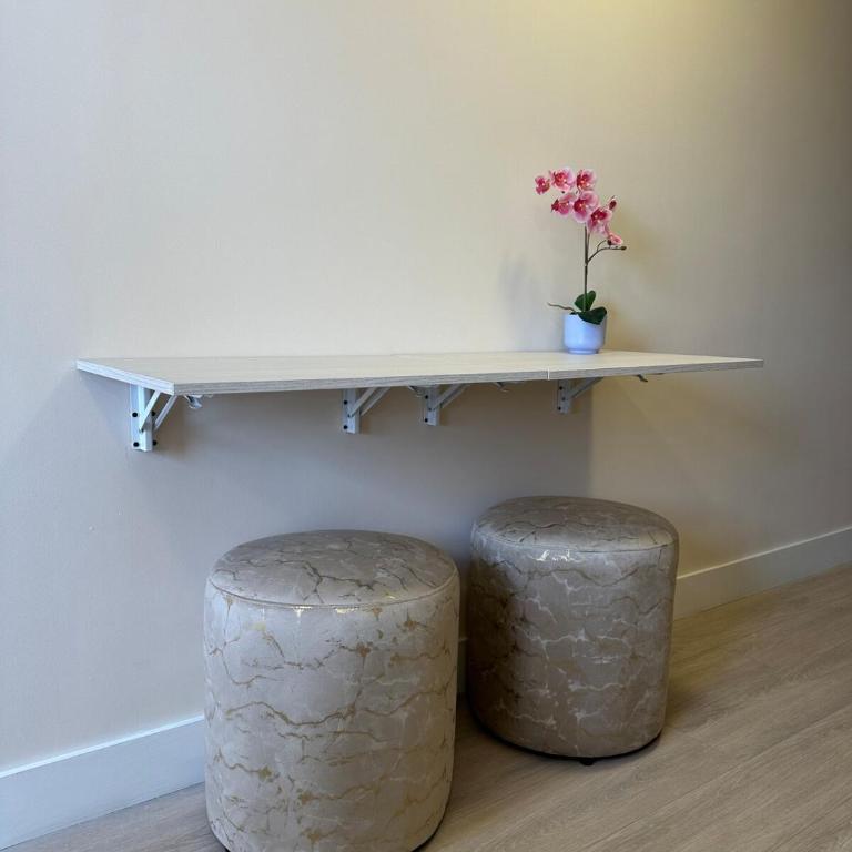 Elegant 1-Bedroom Apartment with Coworking Space - Apartamento de 1 dormitorio - 17
