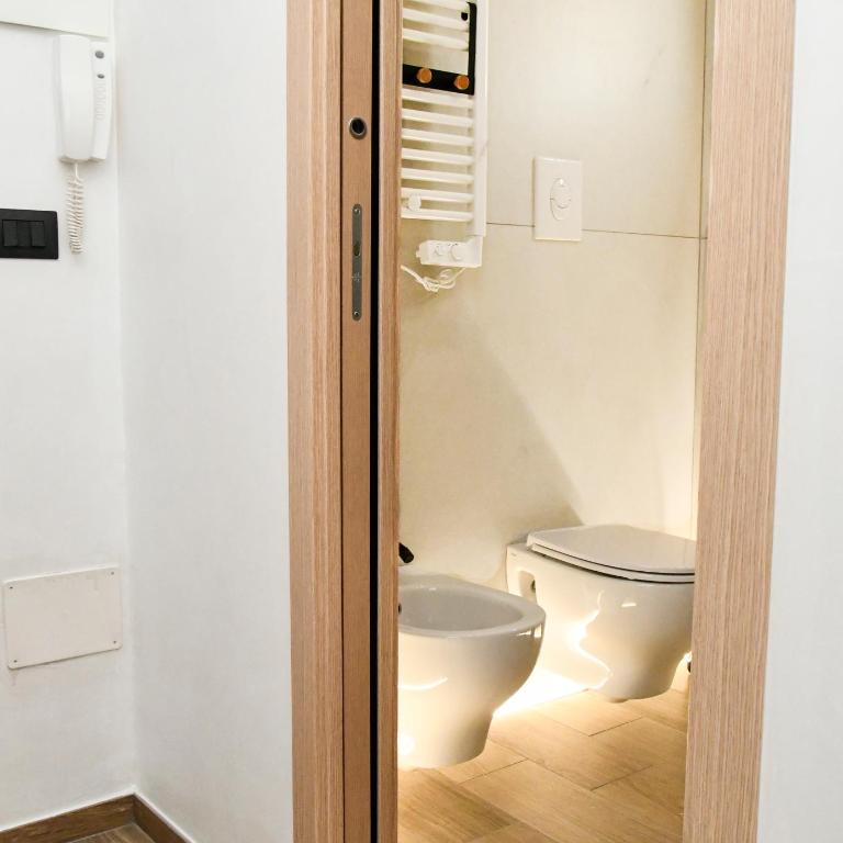 Hasu Rental Rooms - Camera Matrimoniale con Balcone - 31