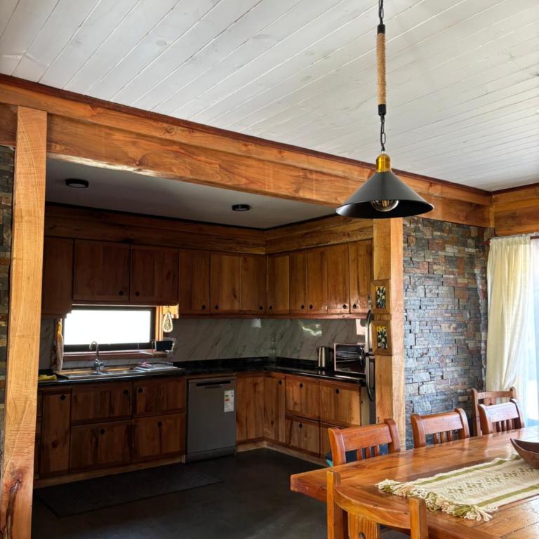 Alojamiento en Pucón - Four-Bedroom Vacation Home - 11