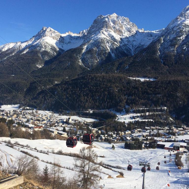 Chasa Aquileia Engadin Scuol - Bergblick, 6 Pers, zentral, Terrasse, Gratisparken - Apartment mit Blick auf die Berge - 46
