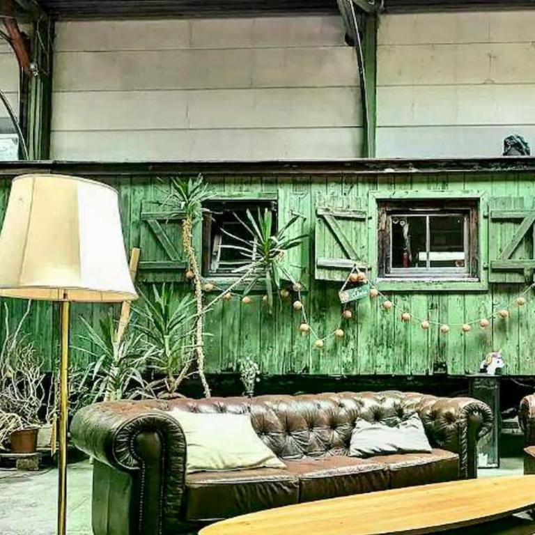 Lovingly renovated 120-year-old train car! - Haus mit 1 Schlafzimmer - 16