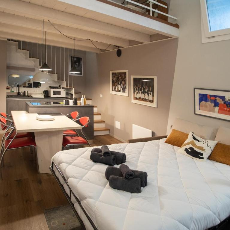 Casa degli Specchi- Duplex in Arona city center - By Guestaly - Appartamentino su 2 Livelli - 22