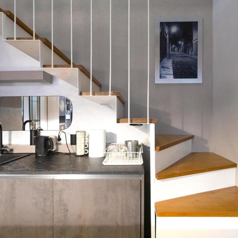 Casa degli Specchi- Duplex in Arona city center - By Guestaly - Appartamentino su 2 Livelli - 23