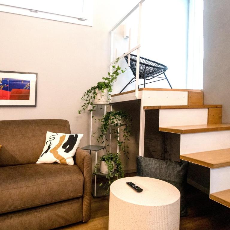 Casa degli Specchi- Duplex in Arona city center - By Guestaly - Appartamentino su 2 Livelli - 5