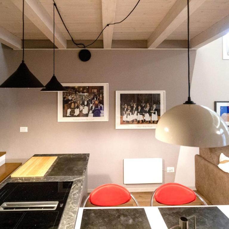 Casa degli Specchi- Duplex in Arona city center - By Guestaly - Appartamentino su 2 Livelli - 11