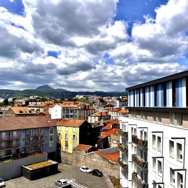 Splendide T4 avec balcon - Appartement 3 Chambres Premium avec Balcon - 24