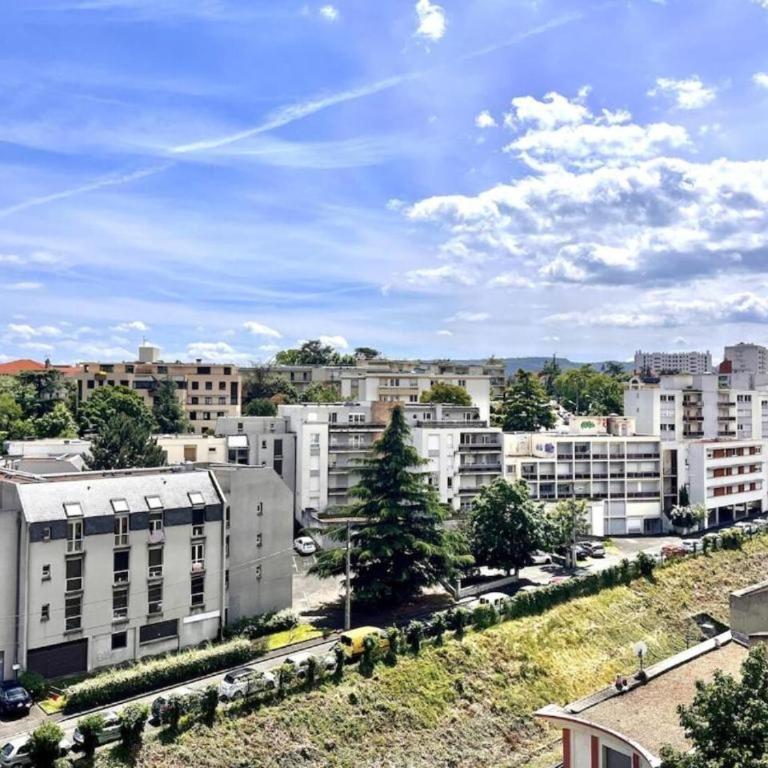 Splendide T4 avec balcon - Appartement 3 Chambres Premium avec Balcon - 25