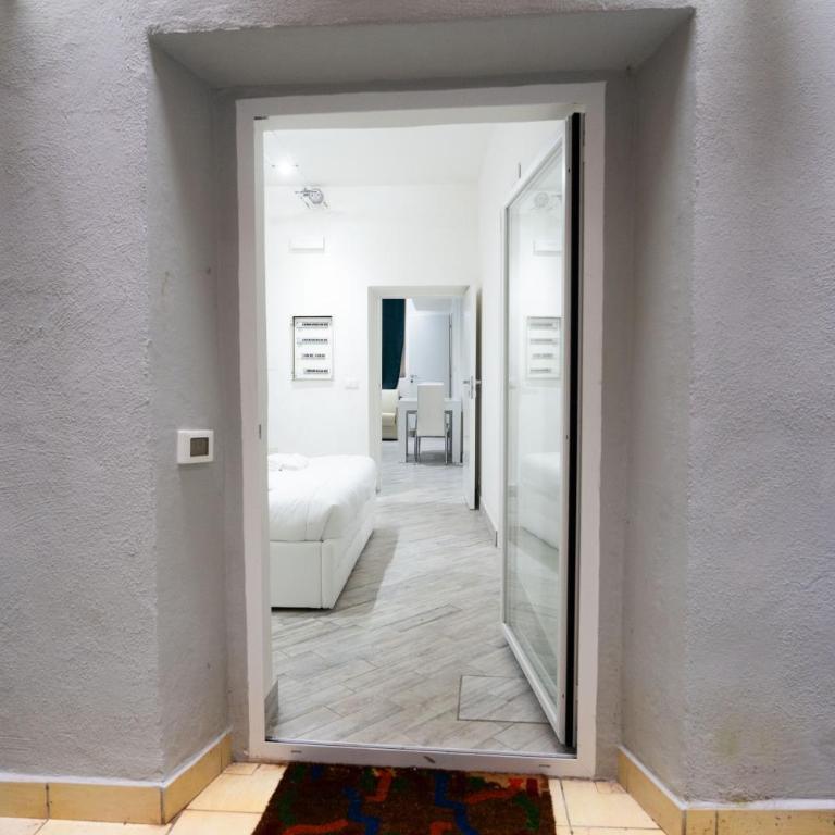Home d'elite trevi 2 - Appartamento con 1 Camera da Letto - 2