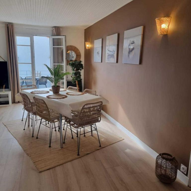 Le Bananier, Quartier La Chaume avec jardin, plage à 1km, 4 à 5 pers - Haus mit 2 Schlafzimmern - 4