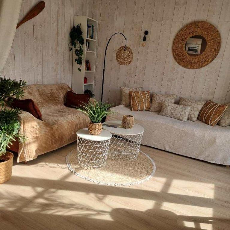 Le Bananier, Quartier La Chaume avec jardin, plage à 1km, 4 à 5 pers - Haus mit 2 Schlafzimmern - 2