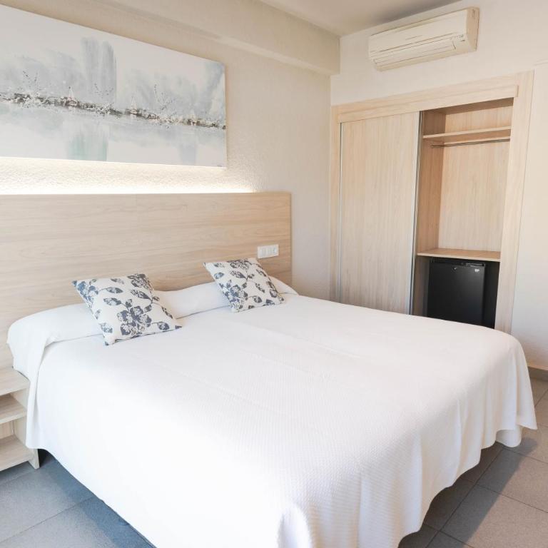 Hotel S'Agoita - Habitación Doble con balcón - 1 o 2 camas - 7