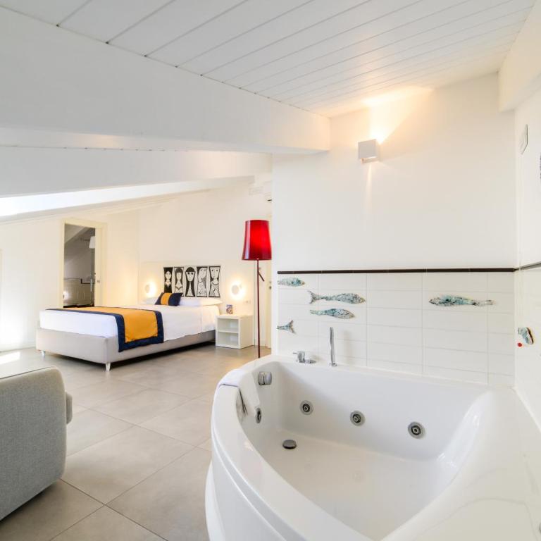 Zia Pupetta Suites - Suite Deluxe con Vasca Idromassaggio - 20