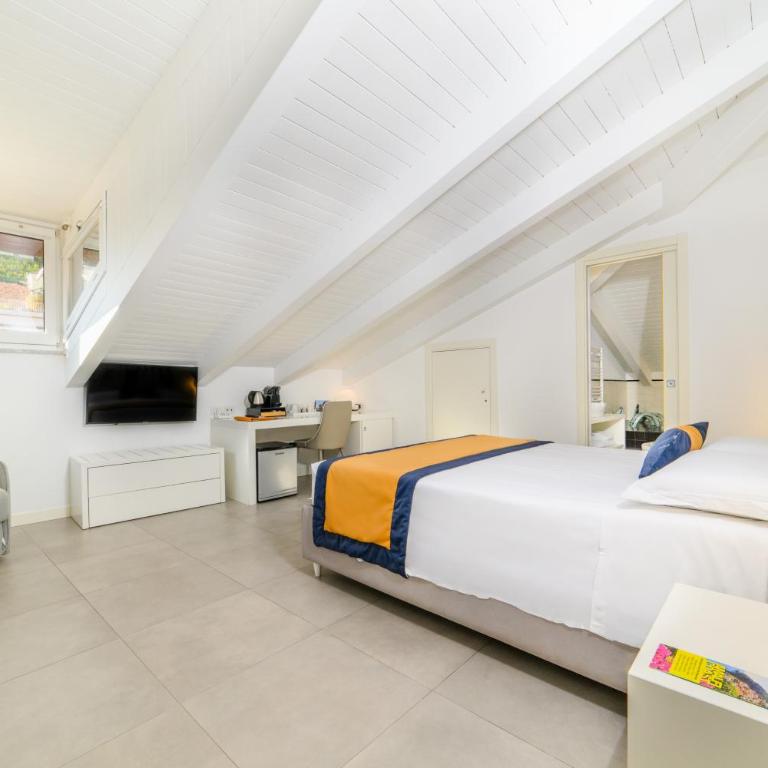 Zia Pupetta Suites - Suite Familiare Deluxe - 43