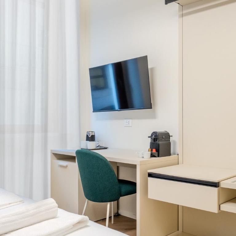 Italianflat - Duomo Atmosphere One - Deluxe Double Room with Shower - 18