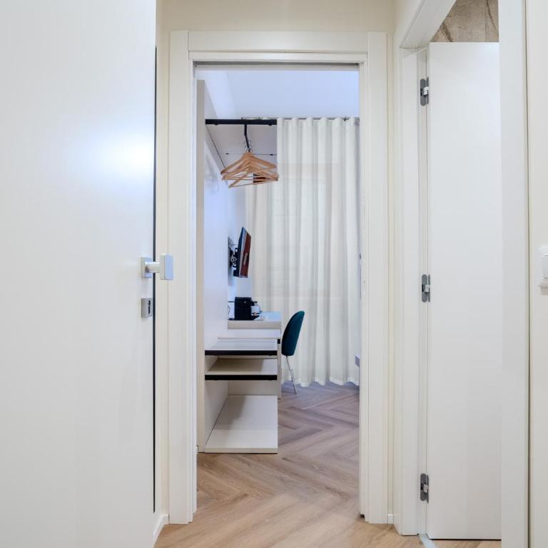 Italianflat - Duomo Atmosphere One - Deluxe Double Room with Shower - 20