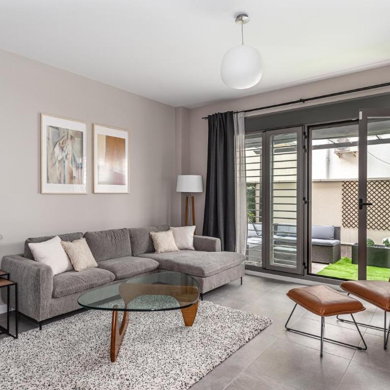 Victor Apartments Retiro Park - Three-Bedroom Apartment - 28