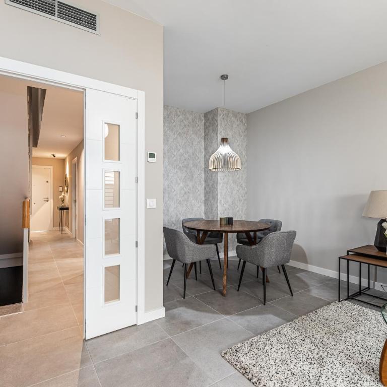 Victor Apartments Retiro Park - Three-Bedroom Apartment - 7
