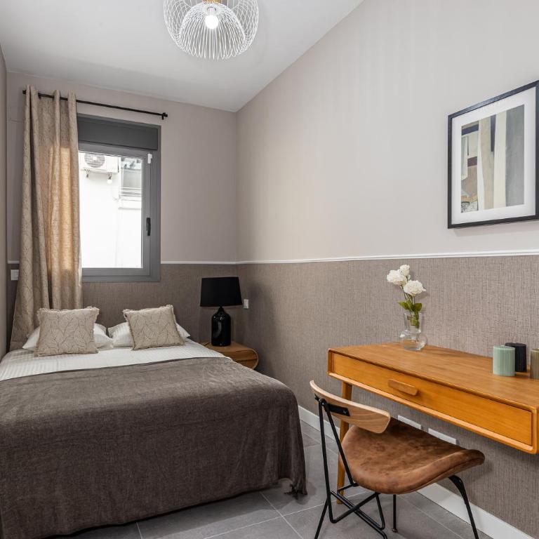 Victor Apartments Retiro Park - Three-Bedroom Apartment - 8