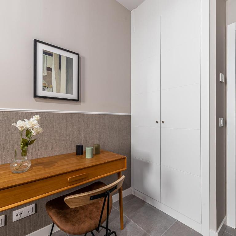 Victor Apartments Retiro Park - Three-Bedroom Apartment - 18