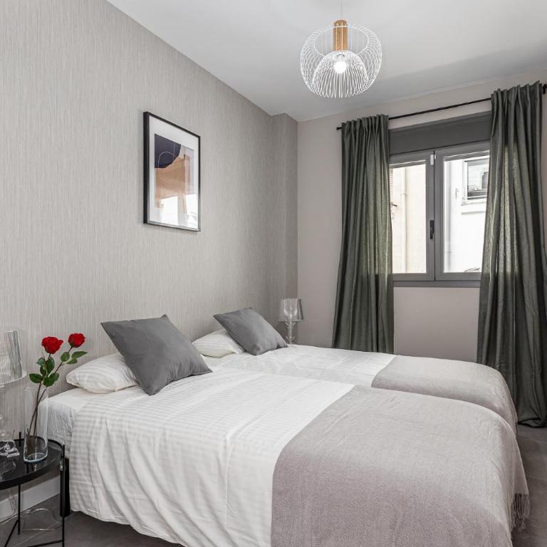 Victor Apartments Retiro Park - Three-Bedroom Apartment - 5