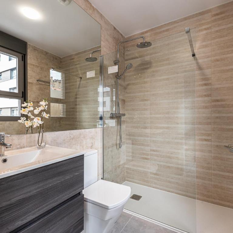 Victor Apartments Retiro Park - Three-Bedroom Apartment - 4