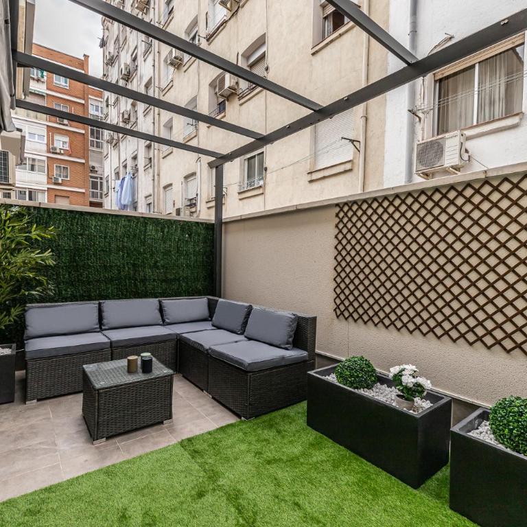 Victor Apartments Retiro Park - Three-Bedroom Apartment - 39