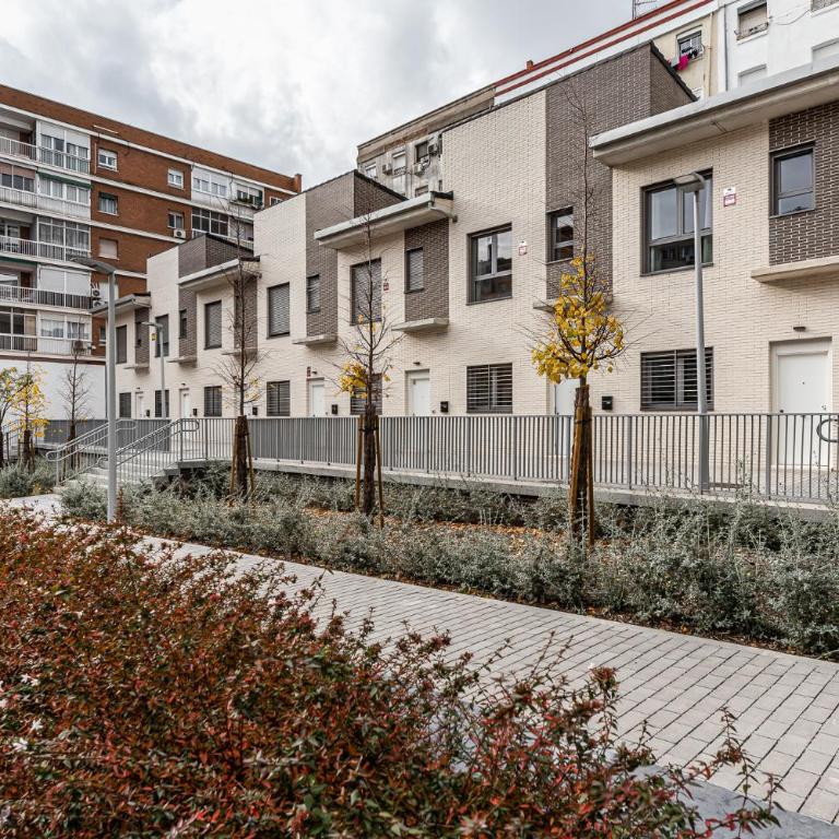 Victor Apartments Retiro Park - Three-Bedroom Apartment - 38