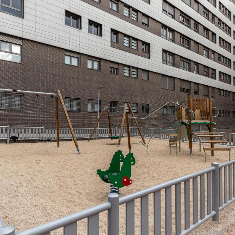 Victor Apartments Retiro Park - Three-Bedroom Apartment - 40