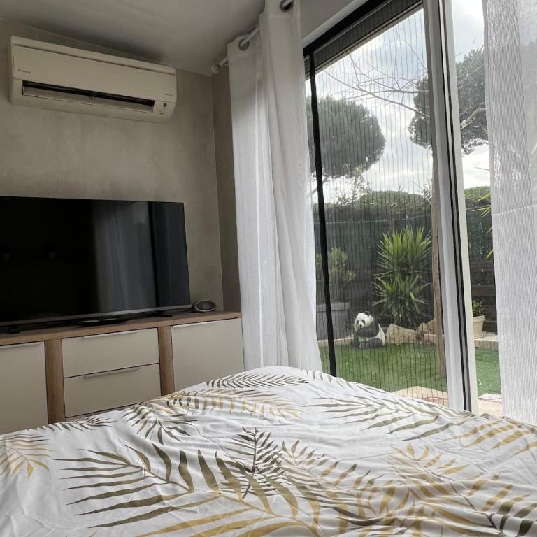 CALME ET MODERNE Appartement avec jardin, centre ville, - Appartement - Vue sur Jardin - 23