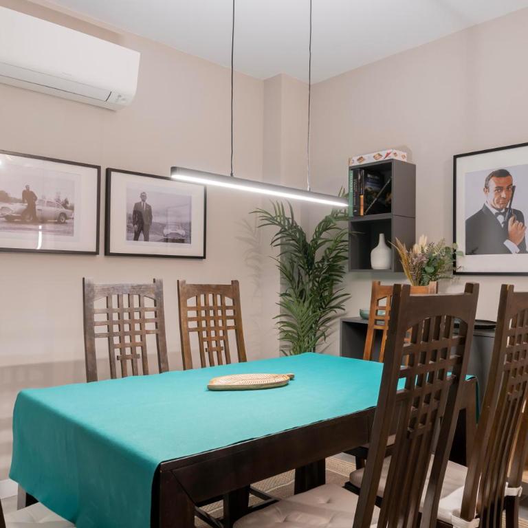 Victor Apartments Retiro Park - Three-Bedroom Apartment - 46