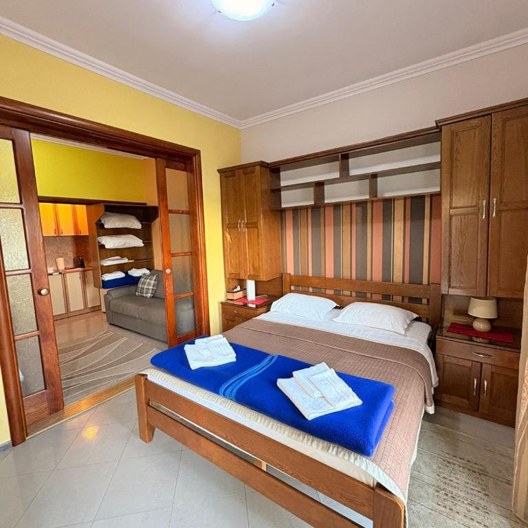 Garni Hotel Bokeška Noć - Apartment (2 adults + 2 children) with Terrace and Sea View - 2