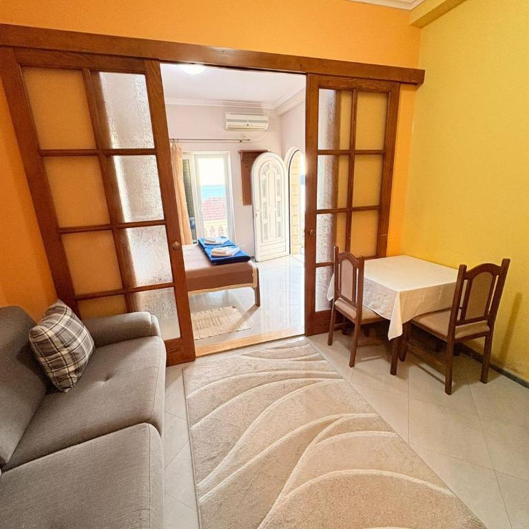 Garni Hotel Bokeška Noć - Apartment (2 adults + 2 children) with Terrace and Sea View - 3