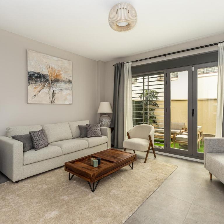 Victor Apartments Retiro Park - Three-Bedroom Apartment - 1