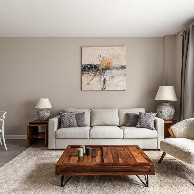 Victor Apartments Retiro Park - Three-Bedroom Apartment - 2