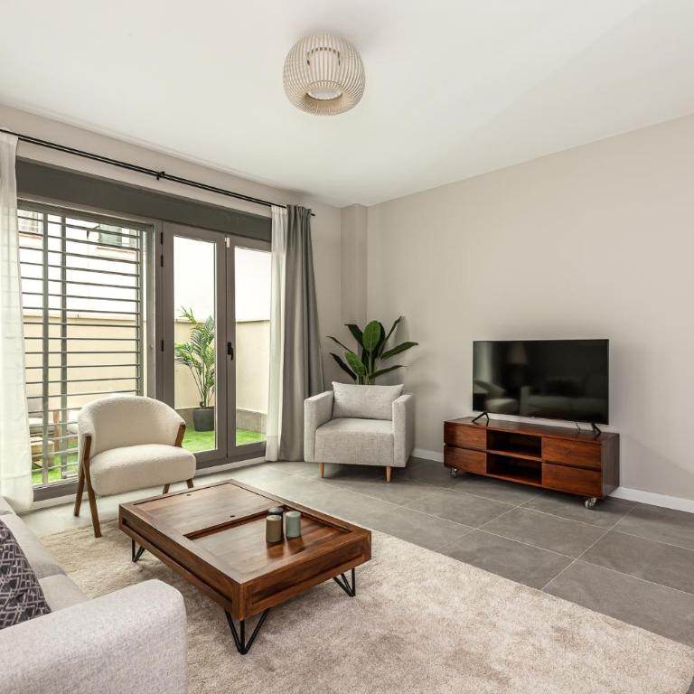 Victor Apartments Retiro Park - Three-Bedroom Apartment - 5