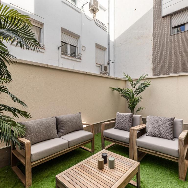 Victor Apartments Retiro Park - Three-Bedroom Apartment - 8