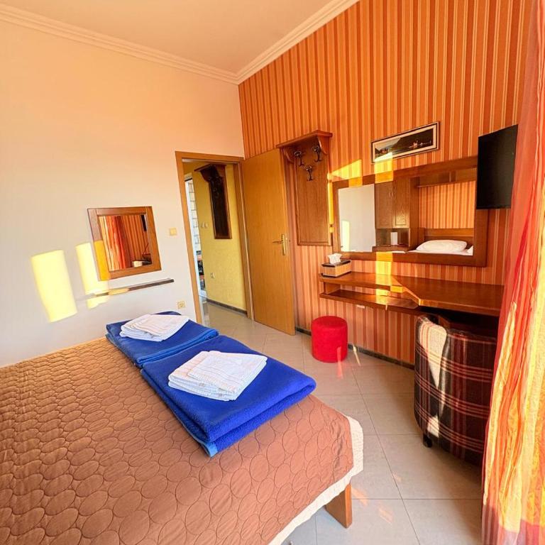 Garni Hotel Bokeška Noć - Apartment (2 adults + 2 children) with Terrace and Sea View - 11