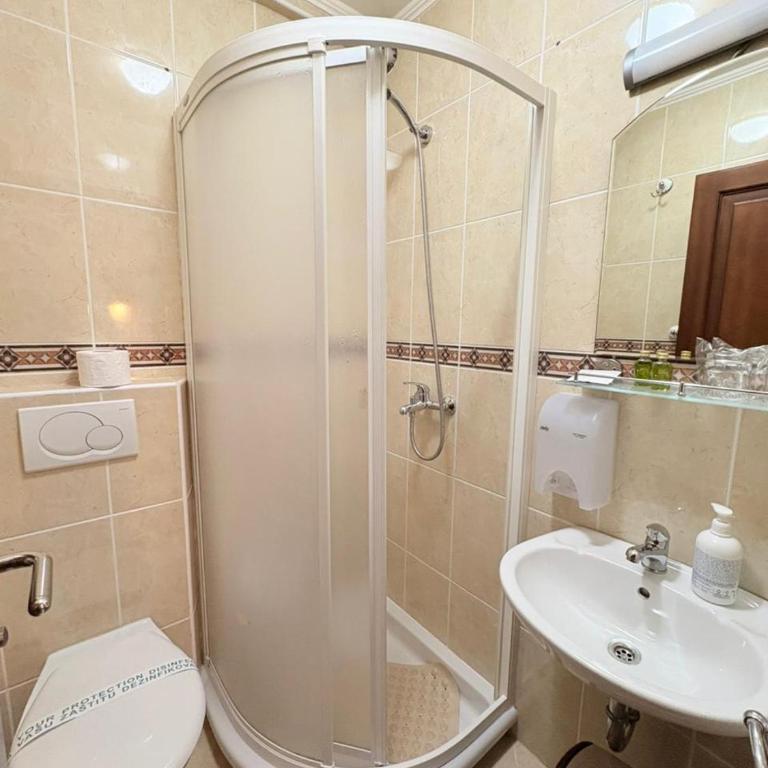 Garni Hotel Bokeška Noć - Double Room with Balcony and Sea View - 7