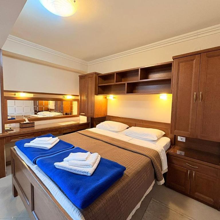 Garni Hotel Bokeška Noć - Double Room with Balcony and Sea View - 6