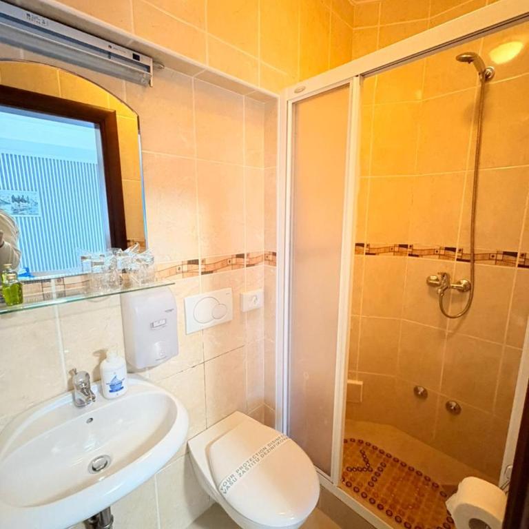 Garni Hotel Bokeška Noć - Double Room with Balcony and Sea View - 18