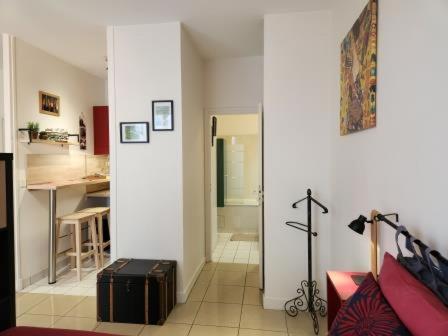 Beau T1 calme en centre ville Parking Terrasse - Apartment mit 1 Schlafzimmer - 27