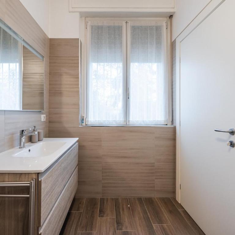 Modern Three Room Apartment Near the Metro AC - Wifi - Appartamento con 2 Camere da Letto - 33