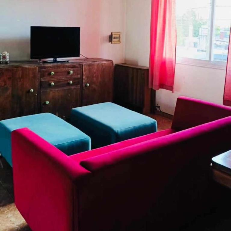 Colorido departamento planta alta - Two-Bedroom Apartment - 2