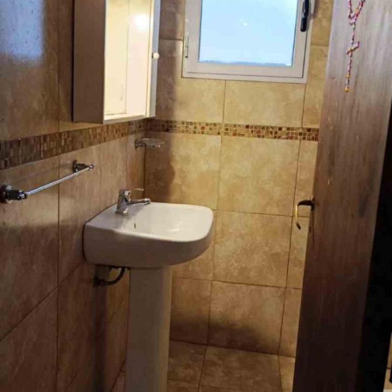 Colorido departamento planta alta - Two-Bedroom Apartment - 6