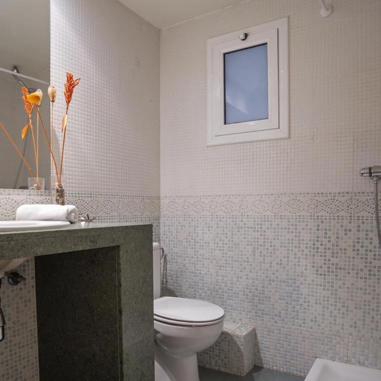 Apartamento en el centro de Barcelona! - Three-Bedroom Apartment - 13