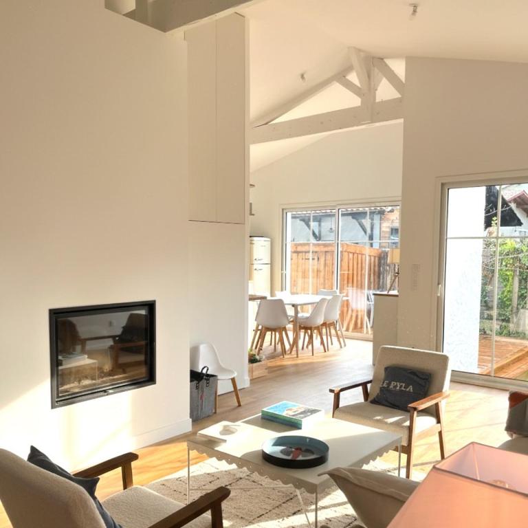 Charmante maison rénovée 3 Chambres - 450m des plages - Three-Bedroom House - 3