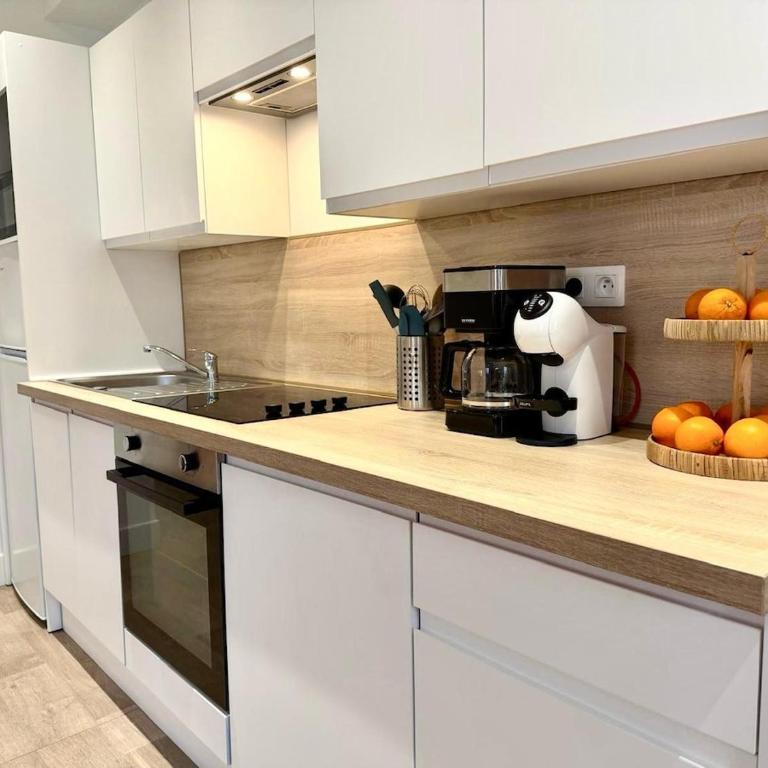 SASHA - Appart en centre-ville pour 6 pers avec Garage et Plage à 200m - Apartamento de 3 dormitorios - 7