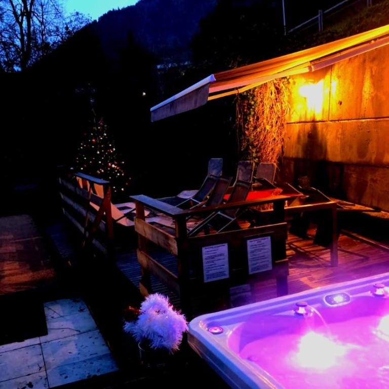 chalet cosy, jacuzzi privé, calme, idéal moto rando vélo - Maison 2 Chambres - 15