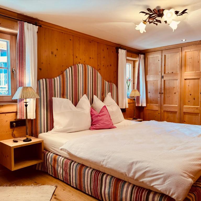 ALPIN CHARME APARTMENTS 3 x Boutique Alpine Living - Apartment mit 3 Schlafzimmern und Bergblick - 2
