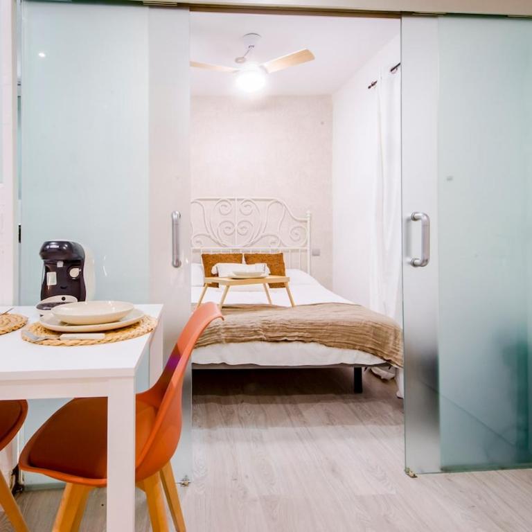 Private Embajadores Apartment - One-Bedroom Apartment - 7